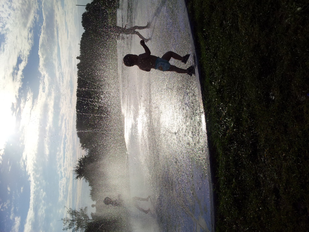 Jeux d'eau et de lumière au parc du grand marais