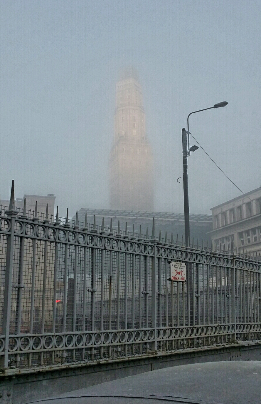 La tour Perret dans la brume un mâtin de janvier 2015