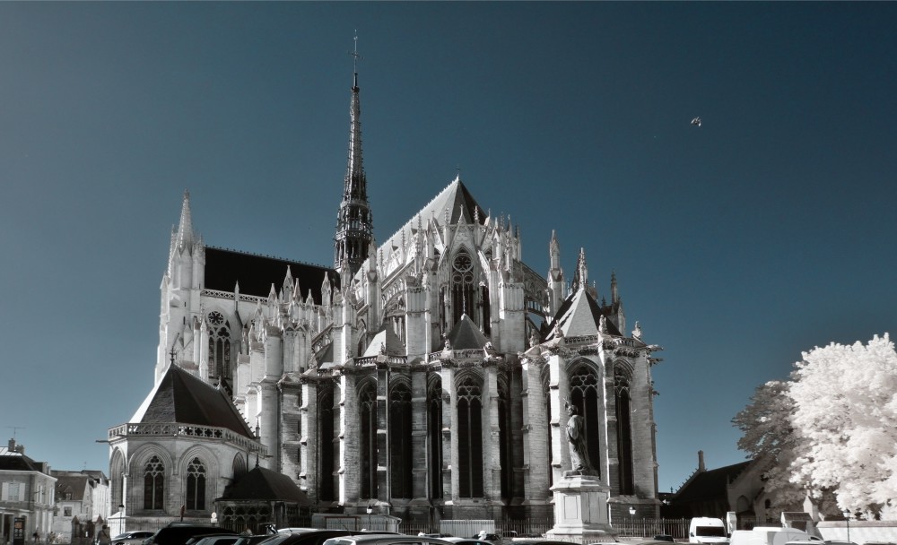 Vue de l'arrière, la Cathédrale d'Amiens est aussi une merveille d'architecture !