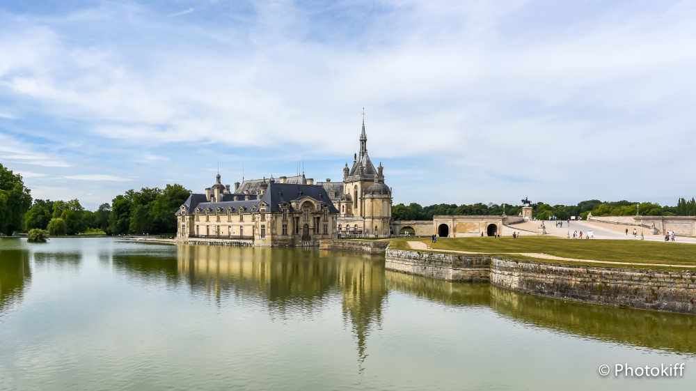 Le château dans ses couleurs de fin d'après-midi - Chantilly (Oise)