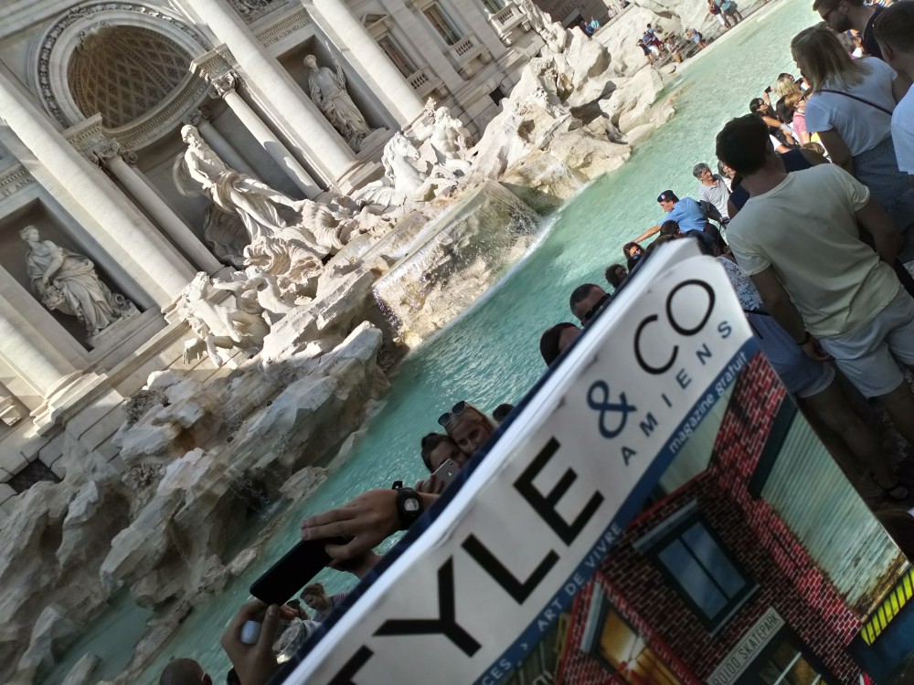 Style&co à Rome devant la Fontaine de Trévi