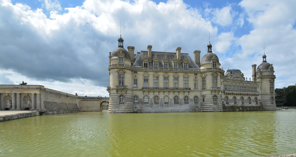 une vue du château de Chantilly
