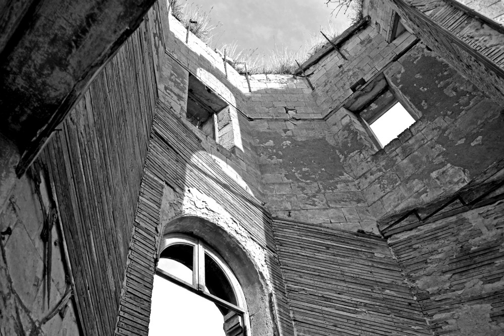 Ruine du château de Liercourt. Cliché reflex.