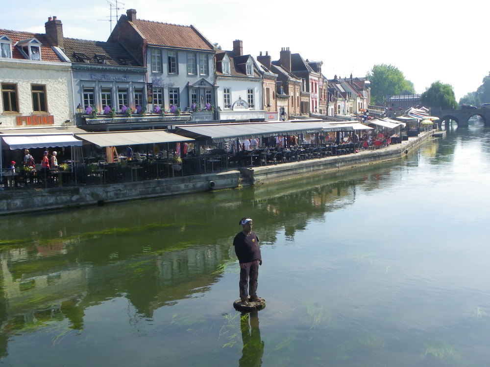 Amiens St Leu & et l'homme sur sa bouée