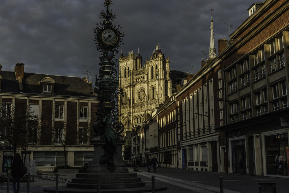 Amiens - horloge Dewailly et cathédrale