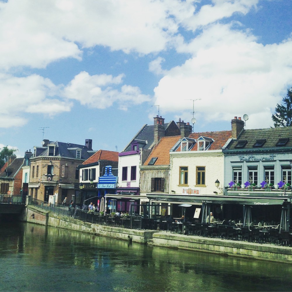 Le célèbre quartier Saint-Leu à Amiens, un jour du mois d'août.
