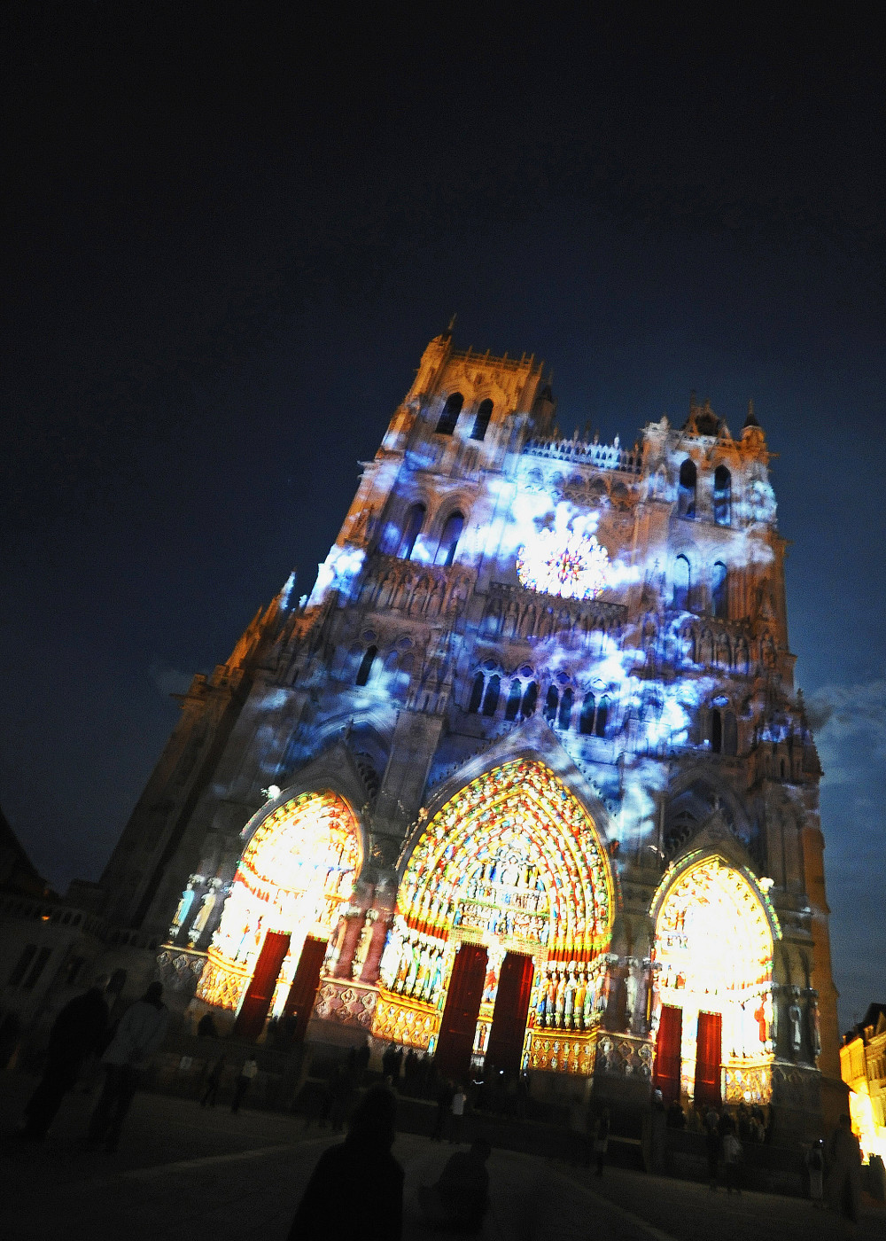 cathédrale d'Amiens de nuit