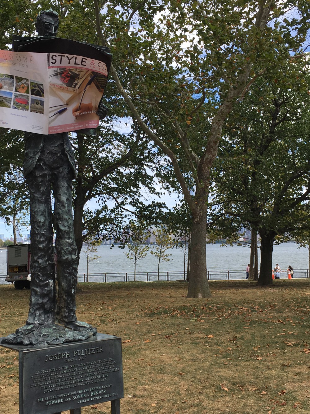 Pulitzer se met à la page (Liberty Island, NYC)