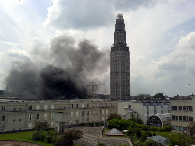 26 mai 2016 - Amiens brûle t-il?